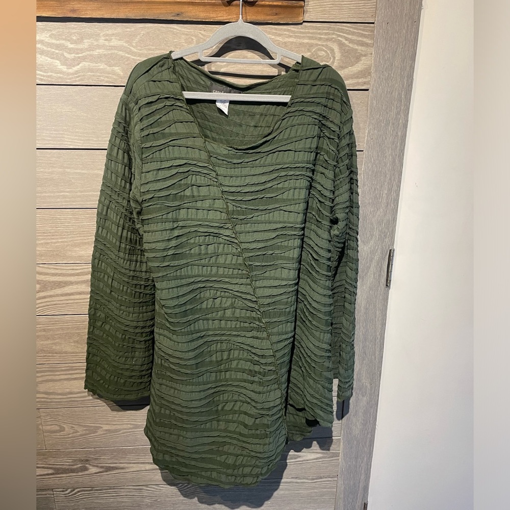 Carol Turner green crinkled top! Great condition